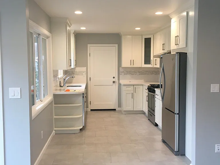 795 Poplar St — Photo 2