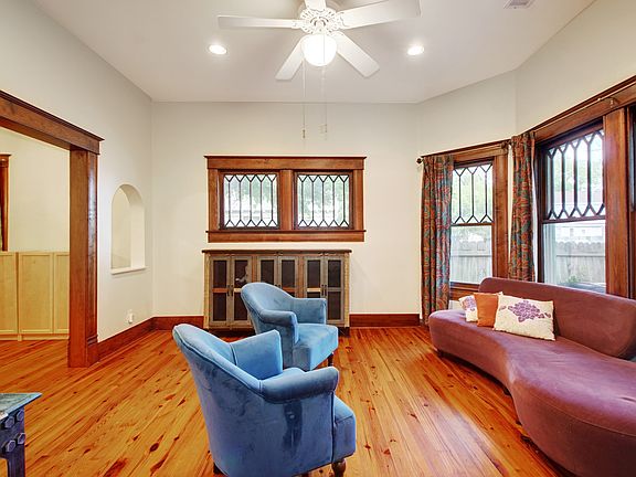 3rd image of 4304 Avenue A