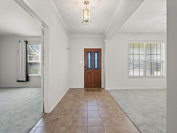 3rd image of 10736 Vista Heights Blvd