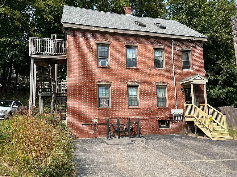 63 Danforth St #2R — Photo 3
