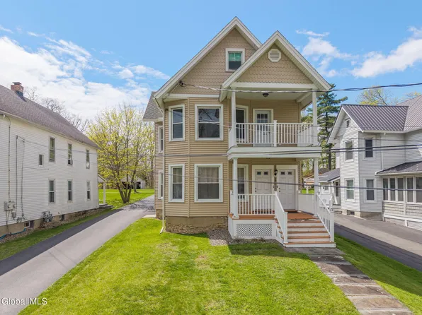 28 Pleasant Street, Voorheesville, NY 12186