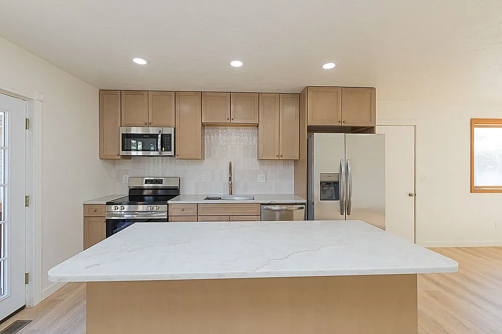 Renovated 5BR, 2.75BA Single-Family Home for Rent in Rock Springs, WY - $2200 — Photo 4