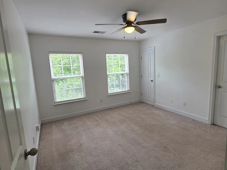 7025 Sunnywood Dr — Photo 10