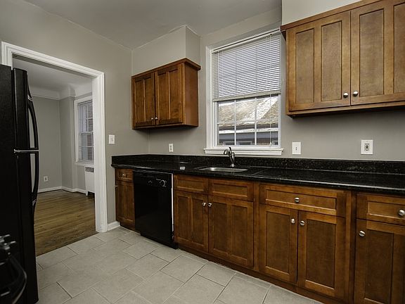 2nd image of 2653 N Moreland Blvd APT 9
