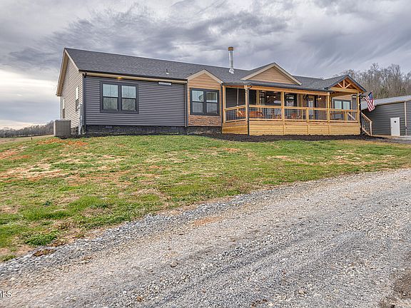 3rd image of 4510 Poplar Springs Rd