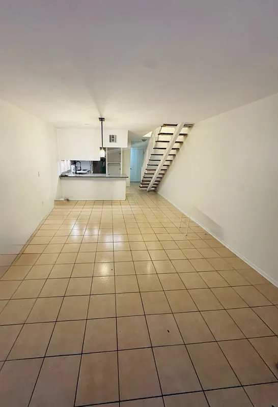 2 bed, 1110 sqft, $2,000 — Photo 3