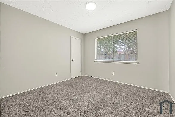 8111 Furlong Ln — Photo 17