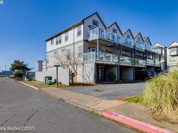 102 N 2nd Ave, Rockaway Beach, OR 97136