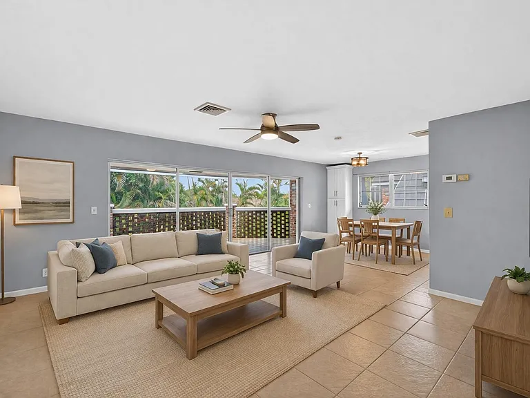 423 Pine Tree Ct #23 — Photo 5