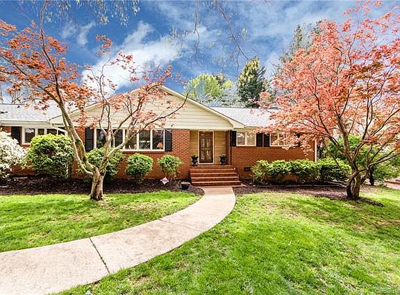 3rd image of 1301 Greylyn Dr