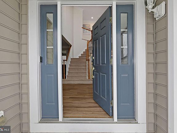 3rd image of 31328 Lynn Dr