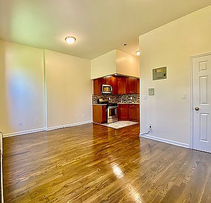 2nd image of 63 W 119th St #4L