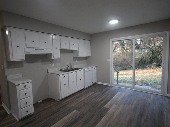 3rd image of 3814 Cherwood Ln