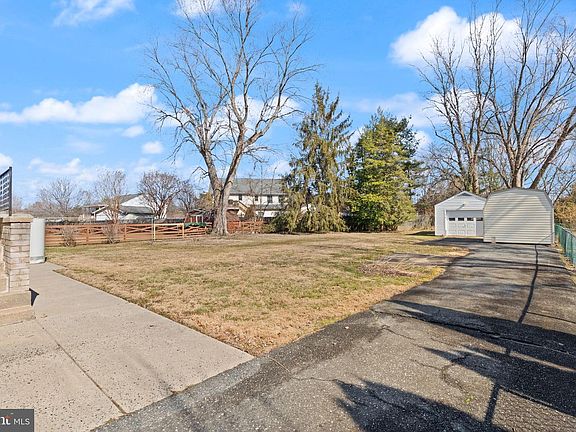 5th image of 3805 Longley Rd