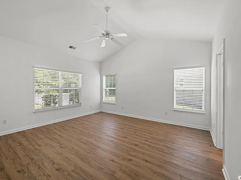 409 Oxner Ct — Photo 12