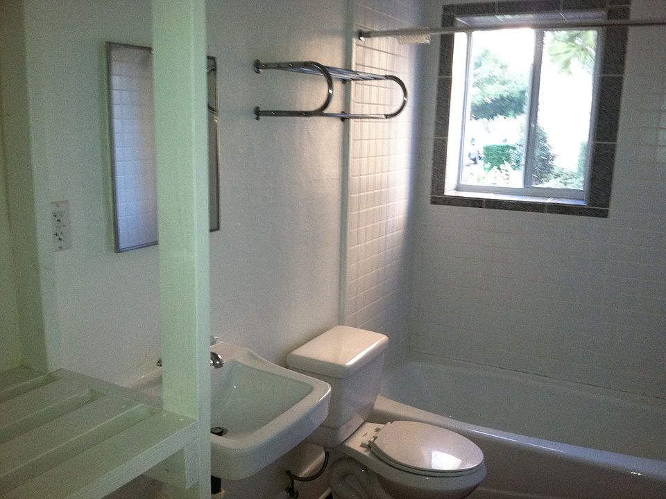 2nd image of 552 3rd Ave S APT 9