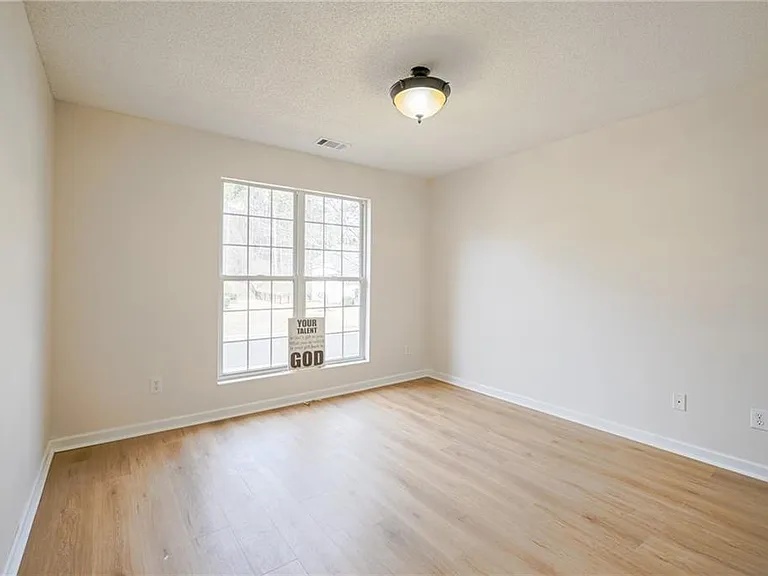 1570 Swan Valley Ct — Photo 5