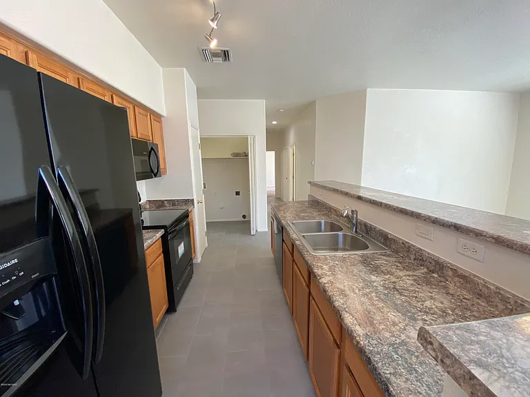 1262 E Weimer Cir #39 — Photo 3
