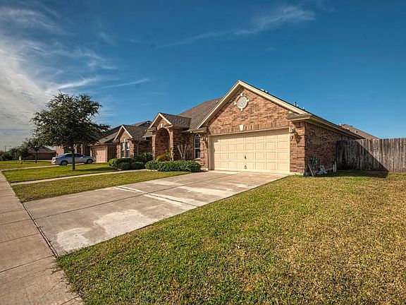 3rd image of 7609 Loire Blvd