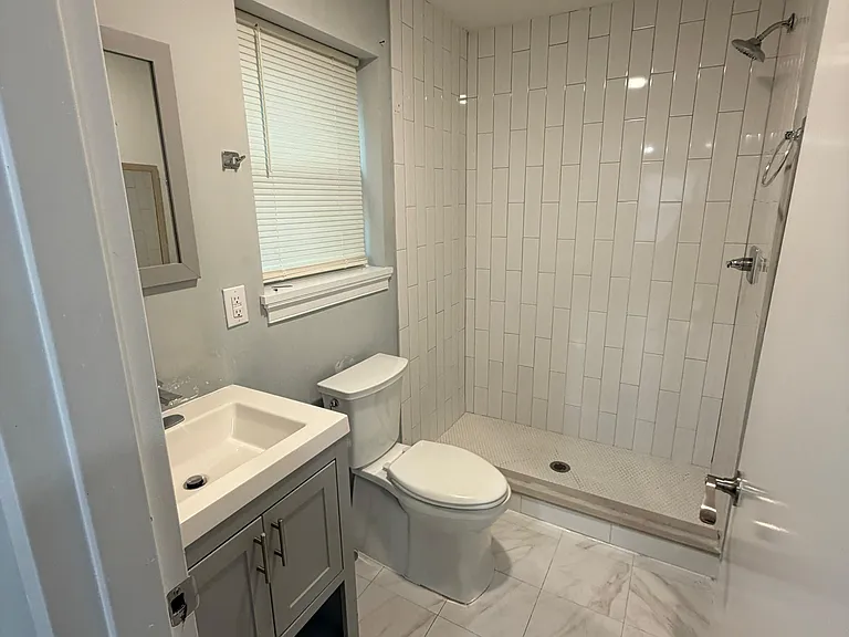 79 Warren St — Photo 4