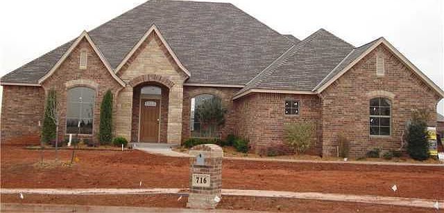 Home for Sale in Edmond, Oklahoma $269,900