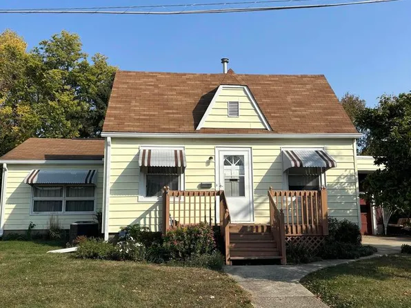 534 N Center St, Geneseo, IL 61254