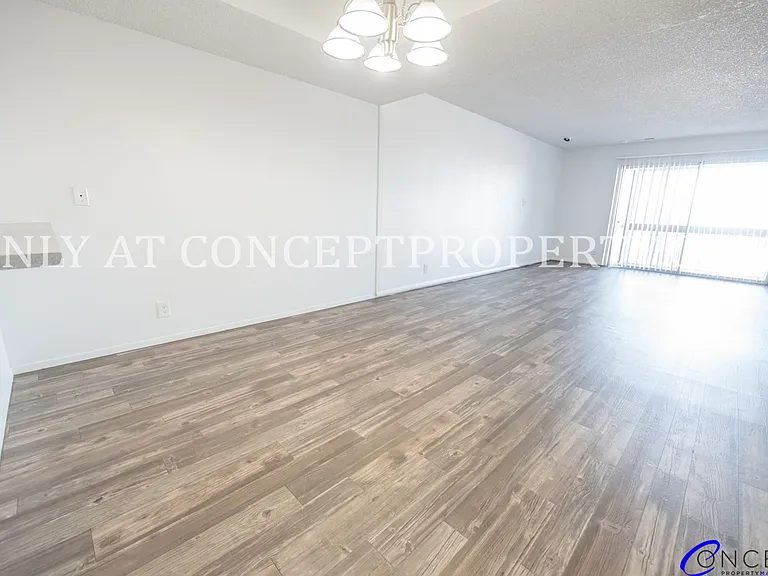 Foothill Terrace — Photo 267