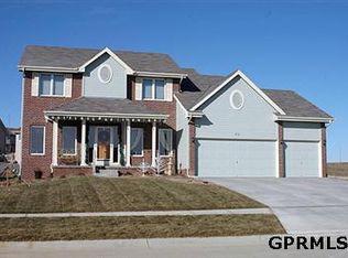 610 Hopper St, Elkhorn, NE 68022