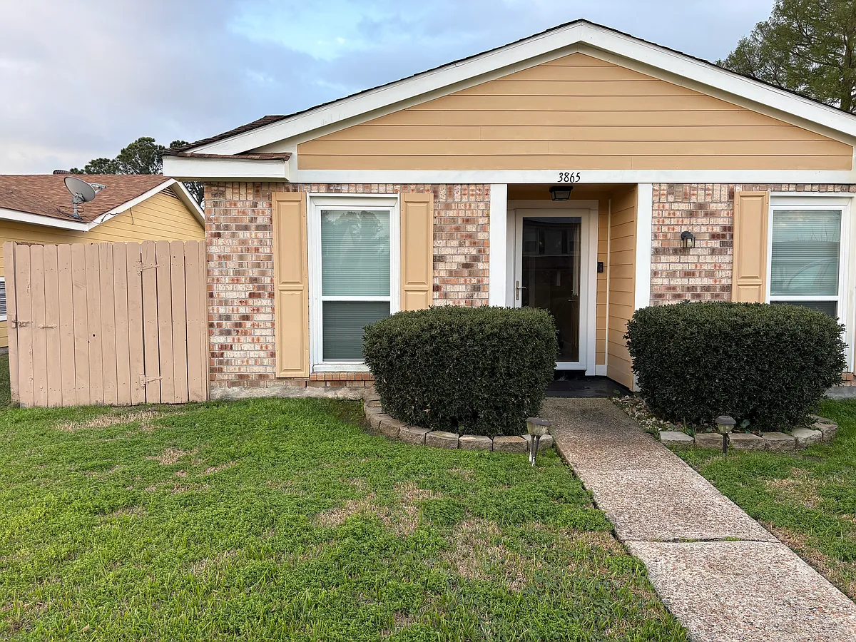 Building Photo - 3865 Redbud Ln