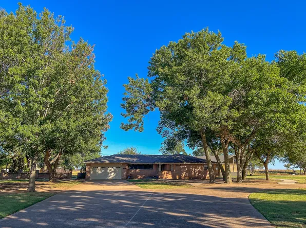 7900 Red River Rd, Byers, TX 76357