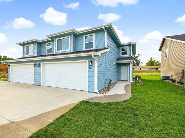 1217 Lindbergh Ln, Salina, KS 67401