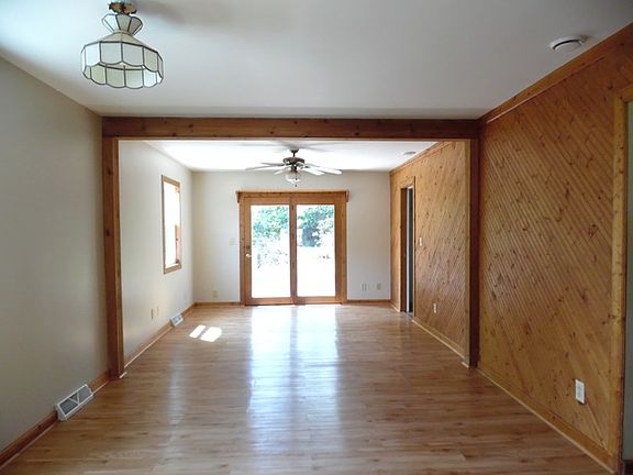 2nd image of 418 Oakdale Ave