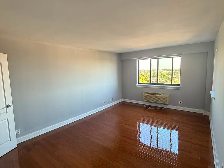 60 Parkway Dr E #15A — Photo 8