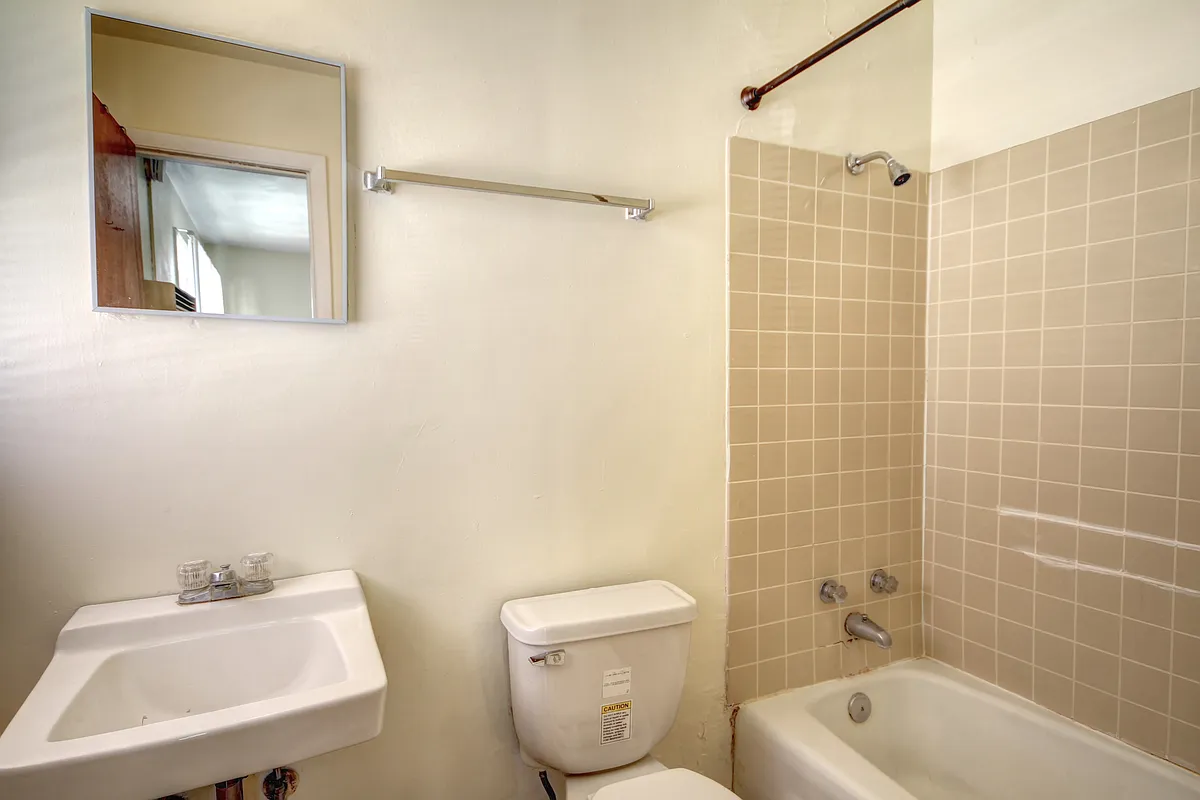 Building Photo - 311 E White St #10