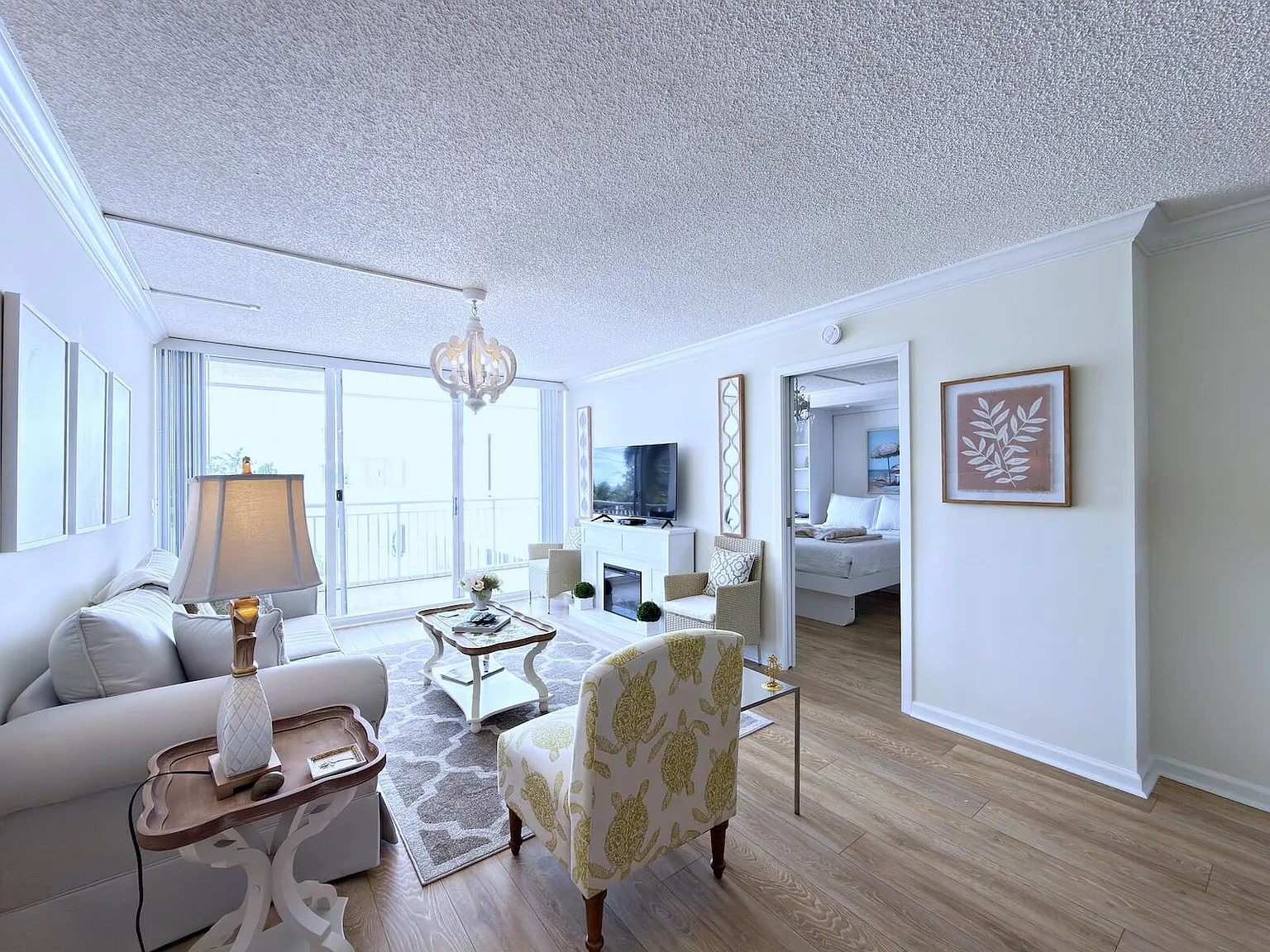 2 bed, 2.0 bath, 1300 sqft, $7,000 — Photo 2