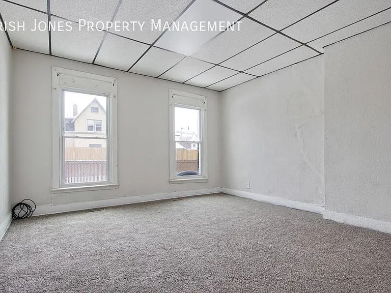 476 Niagara St #2 — Photo 8