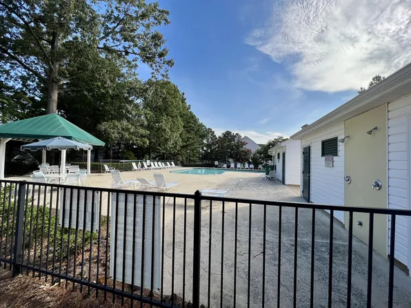 8433 Southgate Commons Dr #1, Charlotte, NC 28277