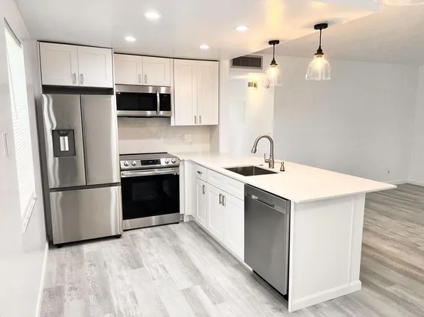 58 Normandy Ln #B, Delray Beach, FL 33484