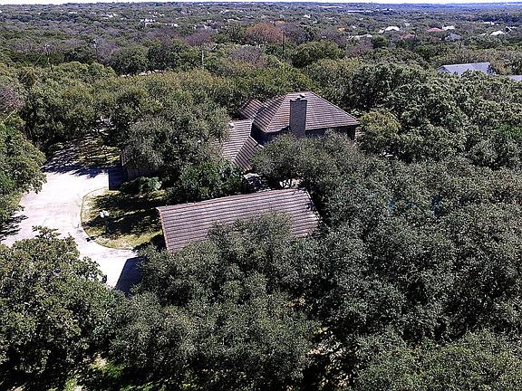 3rd image of 414 Cliffside Dr