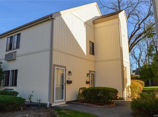 10 Kings Ct APT B, Mohegan Lake, NY 10547