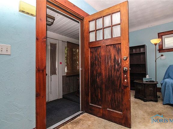 4th image of 553 Toronto Ave