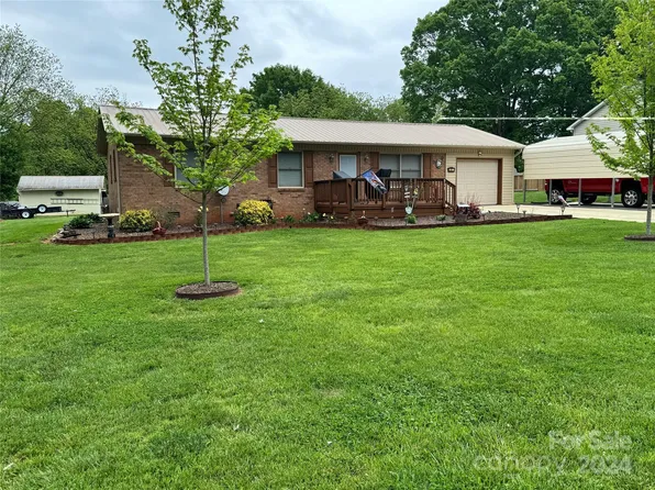 517 W Main St, Maiden, NC 28650