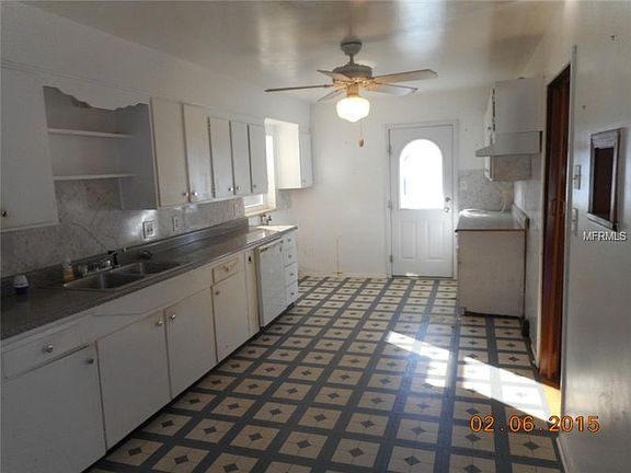 3rd image of 2325 Lakeview St