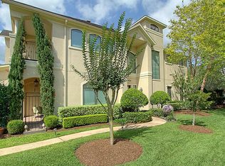 17 Sweetwater Ct, Sugar Land, TX 77479