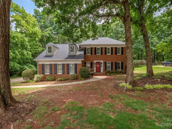 13110 Graymist Dr, Charlotte, NC 28215