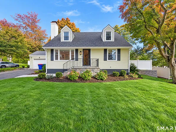 18 Maple Street, Trumbull, CT 06611