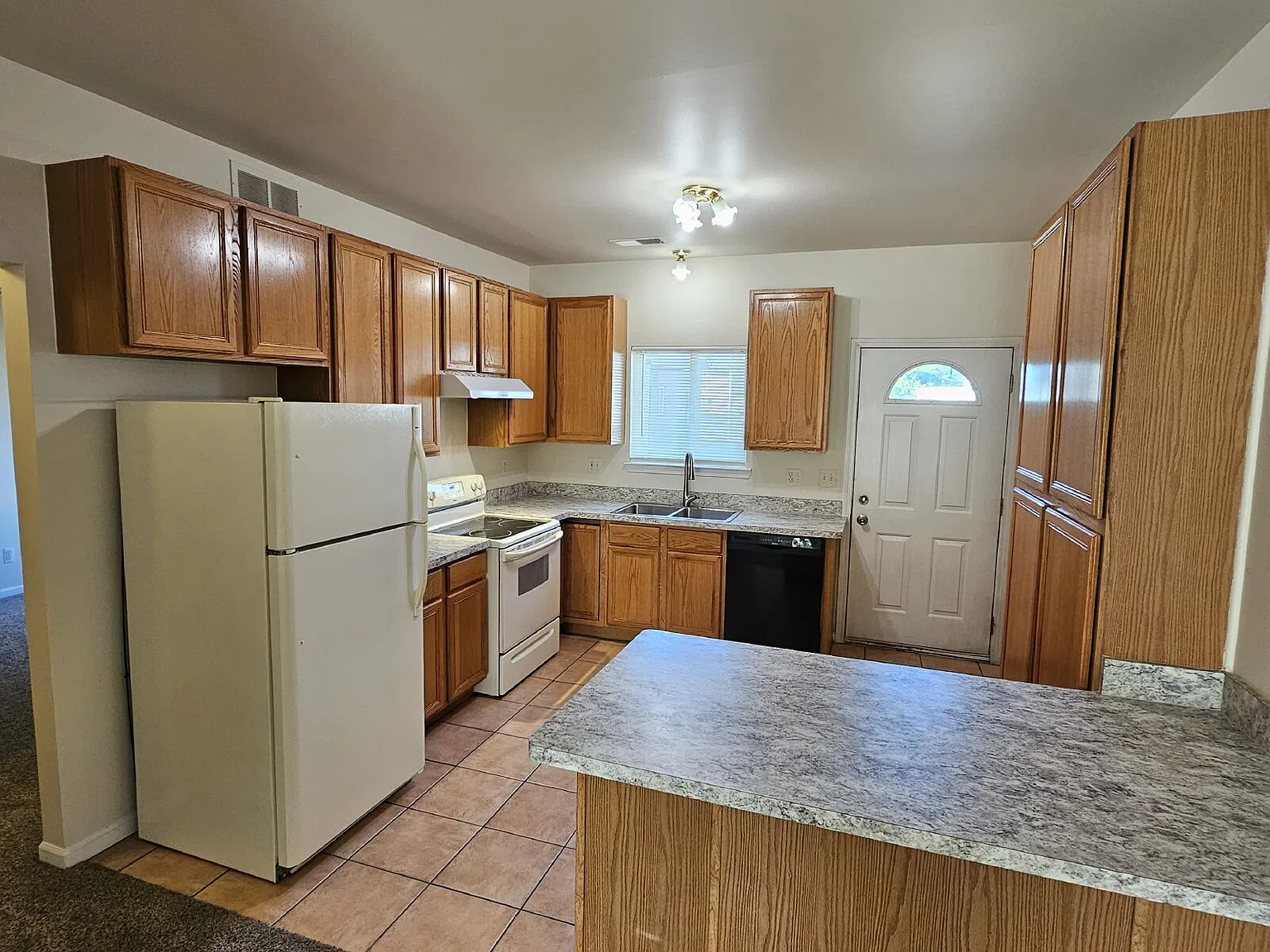 2 bed, 2.0 bath, 1000 sqft, $1,100 — Photo 4