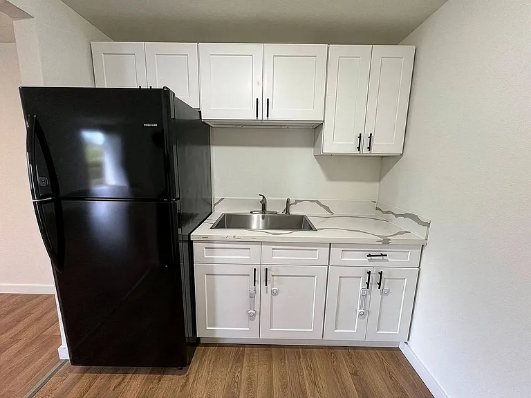 Liberty Apartments — Photo 11