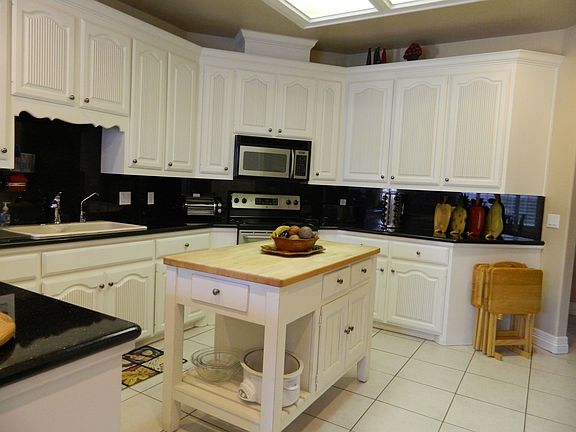 2nd image of 1615 Shari Lee Dr