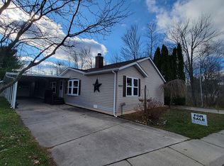 5121 Twin Lakes Dr, Kimball, MI 48074